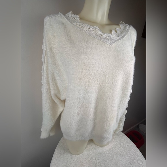 Elegant White Lace-Trimmed Sweater - Picture 1 of 16
